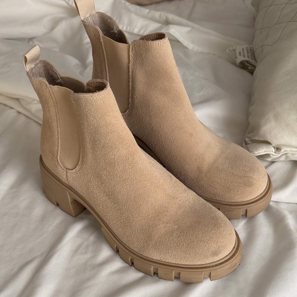 Steve Madden Tan Howler Bootie